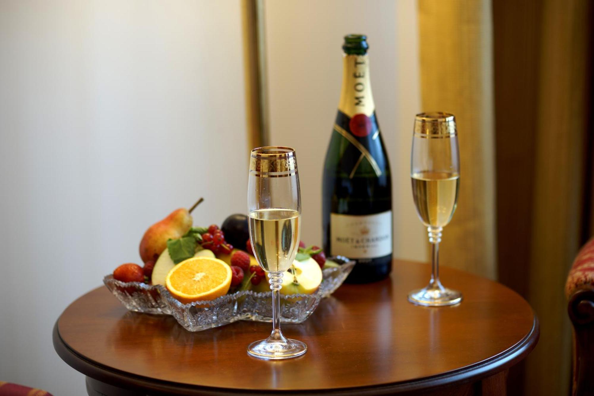 Hotel Katerina Znojmo Luaran gambar